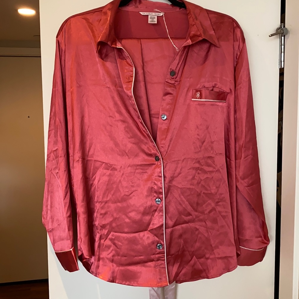 Victoria’s Secret Satin pajama set!!